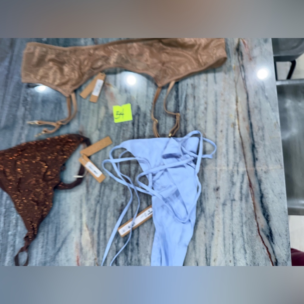 NWT SKIMS 3 piece 3X Panties Bundle. See photos for details. LOT 54